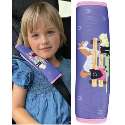 Abbildung von HECKBO 1x Kinder Auto Gurtpolster Gurtschutz mit Bauernhof Pferde Motiv Sicherheitsgurt Polster für und Babys Ideal jeden Gurt Autositzerhöhungen Fahrradanhänger Flugzeug