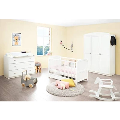 Abbildung von PINOLINO Babyzimmer komplett Kinderzimmer Set Laura breit groß, Kinderbett, Wickelkommode und Kleiderschrank, weiß