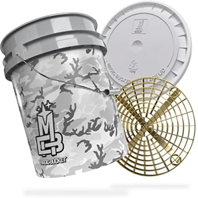 Abbildung von MAGIC BUCKET Auto Handwäsche Bundle Wascheimer Mit passendem Eimer Deckel 5 US GALLONEN ca. 20 Liter Grit Guard Eimereinsatz Schmutzsieb Waschset Camouflage Grau/Gold