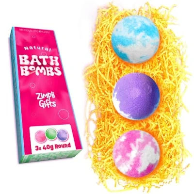 Abbildung von Zimpli Gifts Geschenkset mit 3 hochwertigen Badebomben perfekt für die Befeuchtung der Haut, handgefertigte Geburtstagsgeschenke Frauen, Seifenblasen das Thermalbad, Füllstoff Socken