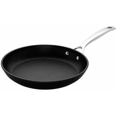 Abbildung von Le Creuset Bratpfanne Les Forgées TNS ø 24 cm Standard Antihaftbeschichtung