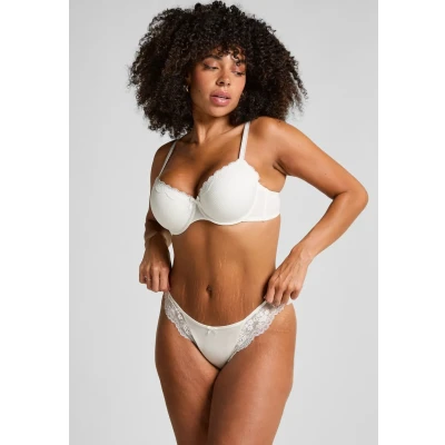 Abbildung von Hunkemöller Caro Brazilian mit hohem Beinausschnitt Weiß
