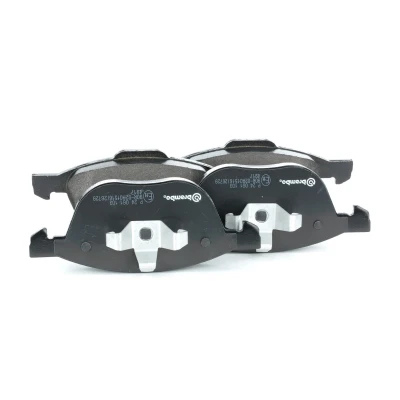 Abbildung von BREMBO P 24 061 Bremsbelagsatz exkl. Verschleißwarnkontakt mit Kolbenclip ohne Zubehör FORD: KUGA 1, FOCUS 3 Stufenheck, 2 Cabriolet kfzteile,