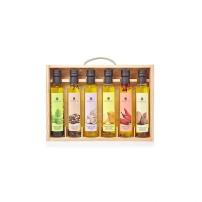 Abbildung von La Chinata Natives Olivenöl mit Zitronenschalen, Chilli, Knoblauch, Basilikum, Steinpilze und Pfeffer 6x250ml.
