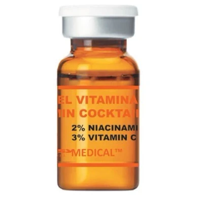 Abbildung von Vitamin Cocktail steriles Serum mit C für Microneedling (Derma Pen) und Mesotherapie (Dermaroller) Behandlungen Professionelles Serum. Ampulle 5 ml