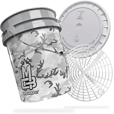 Abbildung von MAGIC BUCKET Auto Handwäsche Bundle Wascheimer Mit passendem Eimer Deckel 5 US GALLONEN ca. 20 Liter Grit Guard Eimereinsatz Schmutzsieb Waschset Camouflage Grau/Weiß