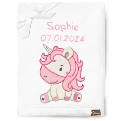 Abbildung von Be Mammy Personalisierte Babydecke mit 3D Applikation Warme Kuscheldecke Namen und Geburtsdatum; Perfektes Baby Geschenk; Blanket; Krabbeldecke BE20 280 (Weiß Einhorn)