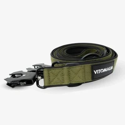 Abbildung von VITOMALIA® K9 2,2m verstellbare Hundeleine für Hund, dreifach verstellbar Leine, mit Neopren Innenfütterung und robustem Froschkarabiner große Hunde (Khaki, 3cm/Breit Lang)