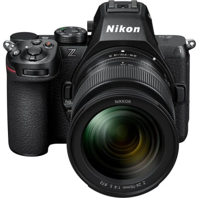 Abbildung von Nikon Z5 II + NIKKOR Z 24 70mm f/4 S