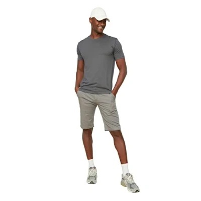 Abbildung von Trendyol Men&#039;s Männlicher Basic regelmäßiger Passform Runder Kragen Kurzarm T Shirt, Anthracite, Small