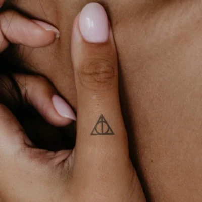 Abbildung von Harry Potter Heiligtümer des Todes Tattoo