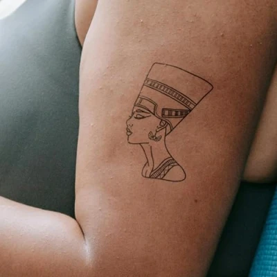 Abbildung von Pharaonin Inkster Tattoo vegane &amp; wasserfeste Temporäre Tattoos für Erwachsene EU Kosmetikzertifizierte Farbe revolutionäres 2 Wochen Premium Klebetattoos