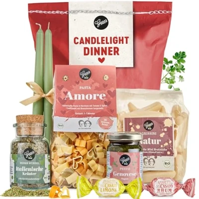 Abbildung von Gepp&#039;s Feinkost Candle Light Dinner Wundertüte I Geschenk mit Delikatessen wie Pasta in Herzform, Bio Pesto Genovese, Italienische Kräuter, Grissini Geschenkset für ein romantisches zu Zweit