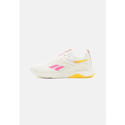 Abbildung von Reebok Nanoflex TR 2 Trainingsschuh, Damen, Größe: 42, Chalk/true pink/golden haze Schuhe