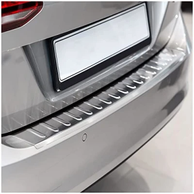 Abbildung von teileplus24 L503S Ladekantenschutz V2A Edelstahl kompatibel mit VW Golf 7 Variant Alltrack Abkantung