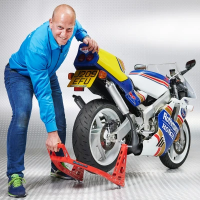 Abbildung von Datona Motorrad Montageständer MotoGP Hinterrad Rot