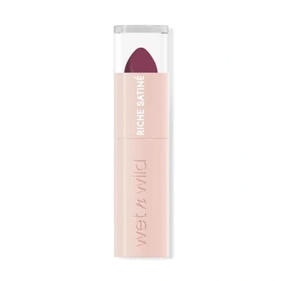 Abbildung von Wet n Wild Rich Satin Lip Color, Langanhaltender Lippenstift mit Finish, Feuchtigkeitsspendender, nicht austrocknender Formel und Pigmentierung samtweicher Textur, Berried Life
