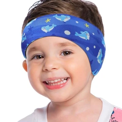 Abbildung von MoKo Schwimmen Stirnband, Neopren Schwimmband Ohrenband Wasserdichtes Kopfband Haarband mit Hohe Elastizität und Klettverschluss Ohrenschutz Band für Kinder Alter 3 9, M Größe Dunkelblauer Hai