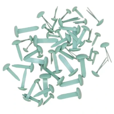 Abbildung von Craftelier Set mit 50 Brads oder Buchbindern in verschiedenen Größen Ideal zum Verschönern von Etiketten Dekorieren Scrapbooking Projekten und Anderen Bastelarbeiten Farbe Türkis