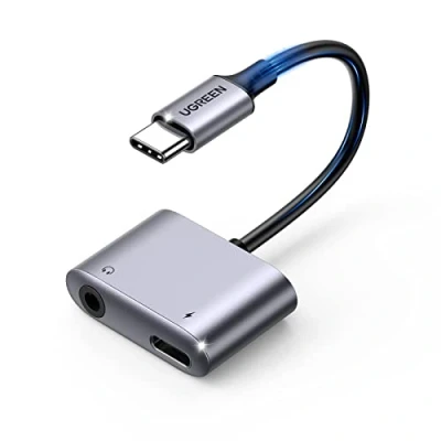 Abbildung von UGREEN USB Typ C PD QC + 3,5mm Miniklinke Audio Adapter grau Smartphone