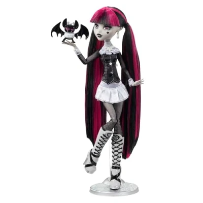 Abbildung von Monster High Puppe Draculaura in Schwarzweiß, Reel Drama Sammlerpuppe, Poster Puppengröße und Lebensgröße, Horrorfilm Design, Spielzeug Geschenke, HKN27