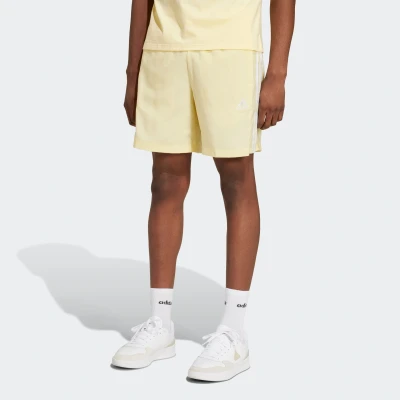 Abbildung von adidas Sportswear Aeroready Essentials Chelsea 3STRIPES kurze Sporthose, Herren, Größe: Large, Almost yellow