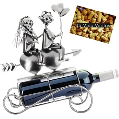 Abbildung von BRUBAKER Weinflaschenhalter Liebespaar auf Herz Pfeil Metall Flaschenhalter Paar mit Ballons, (Wein Geschenk zum Valentinstag, 1 St), 34 cm Dekoration Flaschenständer Grußkarte