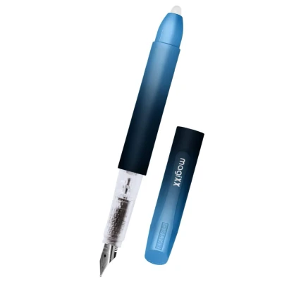 Abbildung von Online Füllhalter magiXX Deep Ocean I Füller mit radierbarer, blauer Tinte inkl. 1 Patrone Schreiben, radieren &amp; korrigieren in einem Füllfederhalter als Geschenk für Schule Uni