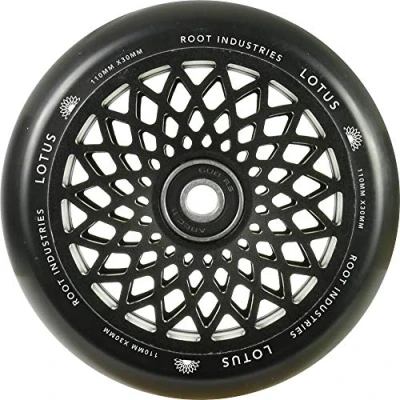 Abbildung von Root Industries Lotus Stunt Scooter Rolle 110mm + Fantic26 Sticker (Schwarz/Pu Schwarz)