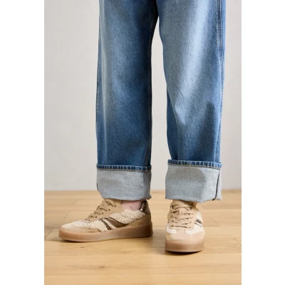 Abbildung von Gabor Damen Low Top Sneaker, Frauen Halbschuhe,Moderate Mehrweite (G),schnürer,straßenschuhe,Strassenschuhe,Panna/Silk/Fango,40 EU / 6.5 UK