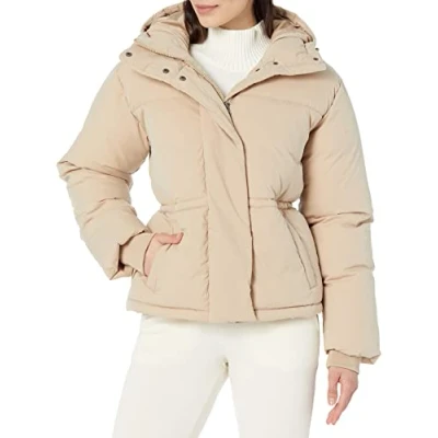 Abbildung von Amazon Essentials Damen Kurze, taillierte Daunenjacke (in Übergröße erhältlich), Bräunen, XL