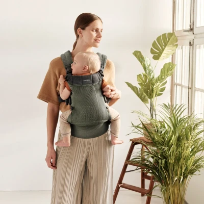 Abbildung von BabyBjörn Harmony Babytrage, Dunkelgrün