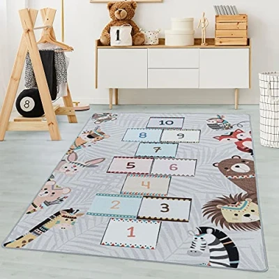 Abbildung von Carpetsale24 Kinderteppich Indianer Tiere mit Hüpfkästchen Design Grau 100 x 150 cm Kurzflor Teppich Kinderzimmer für Jungen &amp; Mädchen Pflegeleicht Waschbar Spielteppich Babyzimmer Babyteppich