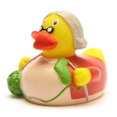 Abbildung von Duckshop Oma Badeente I Großmutter Quietscheentchen Großeltern Quietscheente L: 8 cm inkl. Gummienten Schlüsselanhänger Geschenk für