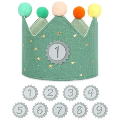 Abbildung von URAQT Geburtstagskrone Kinder, Stoff, Geburtstag Kinderkrone, Krone für Jungs Mädchen mit Happy Birthday Spruchband und Auswechselbaren Zahlen von 0 9 (Hellgrün)