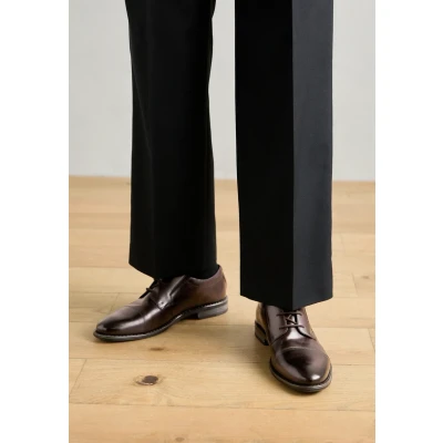 Abbildung von bugatti Herren Businessschuhe, Männer Business Schnürer, Wechselfußbett,Office,büro,Freizeit,Schnuerschuhe,Low tie,Dunkelbraun (6100),41 EU / 7 UK