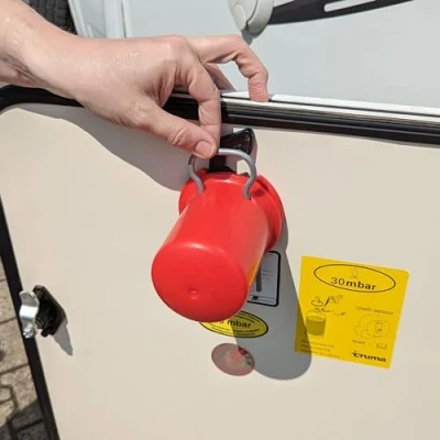 Abbildung von GasPuck Gaskappenhalter (Mit Gasschlüsselhalter, Rot)