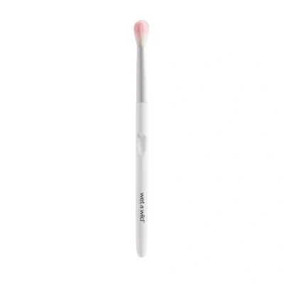 Abbildung von Wet n Wild, Make up Pinsel, Breiter Lidschatten Pinsel mit abgerundeten und innovativen Borsten ergonomischen Griff für das Verblenden Ohne zu verschmieren, Einfach verwendende