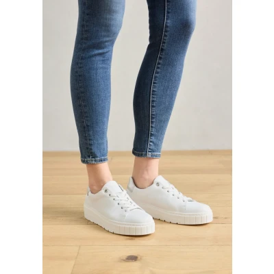 Abbildung von Gabor Comfort Sneaker low, Damen, Größe: 41, Weiss/silber Schuhe
