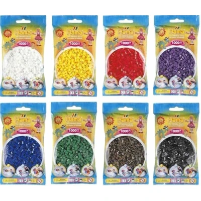 Abbildung von Hama Happy Price Toys Midi Bügelperlen (Kon 1) Konvulut 8x Vollton Farben,Weiß,Gelb,Rot,Lila,Grün,Blau,Braun,Schwarz + 100 HPT Leuchtperlen in 6 Farben (Glimmen im Dunkeln)
