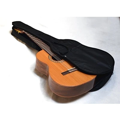Abbildung von EDLE 4/4 GITARRE + GIGBAG SCHWARZ KONZERTGITARRE DECKE ZEDER MASSIV BODEN u. ZARGE WALNUSS HOCHGLANZ SAVAREZ SAITEN RANDEINLAGEN HG10G