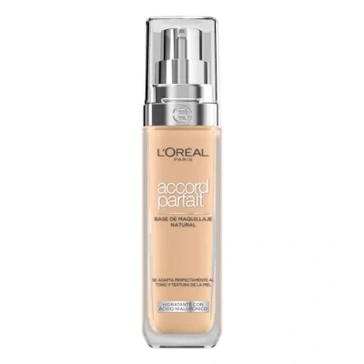 Abbildung von L&#039;Oréal Paris Flüssige Foundation Feuchtigkeit 24 Stunden Formel mit Hyaluronsäure alle Hauttypen Farbton: Goldbeige (3.D) Perfect Match 30 ml