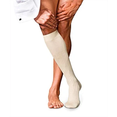 Abbildung von FALKE Herren Kniestrümpfe No. 13, Feinste Piuma Baumwolle, 1 Paar, Beige (Sand 4320), 43 44
