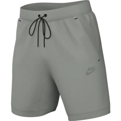 Abbildung von Nike Sportswear M NK TECH Lghtwht Shorts, Herren, Größe: Medium, Mica green