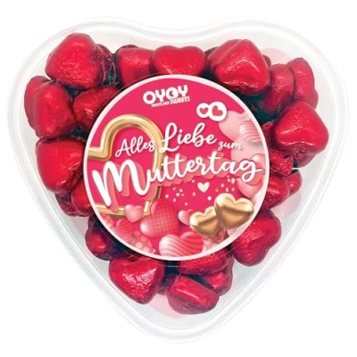 Abbildung von OYOY Muttertagsgeschenk mit 500g Schokoladenherzen aus Milchschokolade I ca. 65 Stück Geschenkbox in Herzform Alles Liebe zum Muttertag! Schriftzug Muttertagsgeschenke für Mama Schokolade
