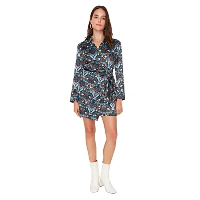 Abbildung von TRENDYOL Damen Twoaw21el1015 Dress, Grün, 40 EU