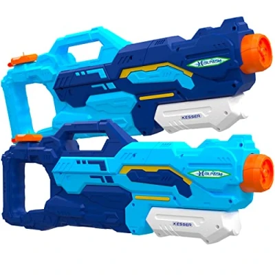 Abbildung von KESSER® Wasserpistole 2er Set Wasserpistolen Spritzpistolen Reichweite 10 11 Meter, Fassungsvermögen 1500ml Wasserspaß Strand Spielzeug im Freien für Kinder und Erwachsene Strandpool, Blau/Hellblau
