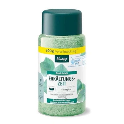 Abbildung von Kneipp Badekristalle Erkältungszeit Badesalz Vorratspackung mit naturreinem Tiefensalz der Saline Luisenhall &amp; natürlichen ätherischen Ölen aus Eukalyptus Minze aromakologische Wirkung 600g