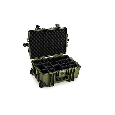 Abbildung von B&amp;W Transportkoffer Outdoor Typ 6700 Bronze Grün mit variabler Facheinteilung, Trolley Koffer, ideal auf Tour wasserdicht nach IP67 Zertifizierung, staubdicht, bruchsicher und unverwüstlich
