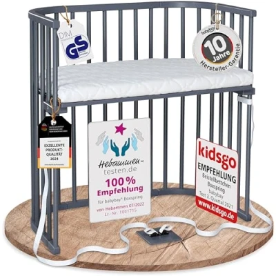 Abbildung von babybay Boxspring Beistellbett, schiefergrau lackiert mit Matratze Classic Soft